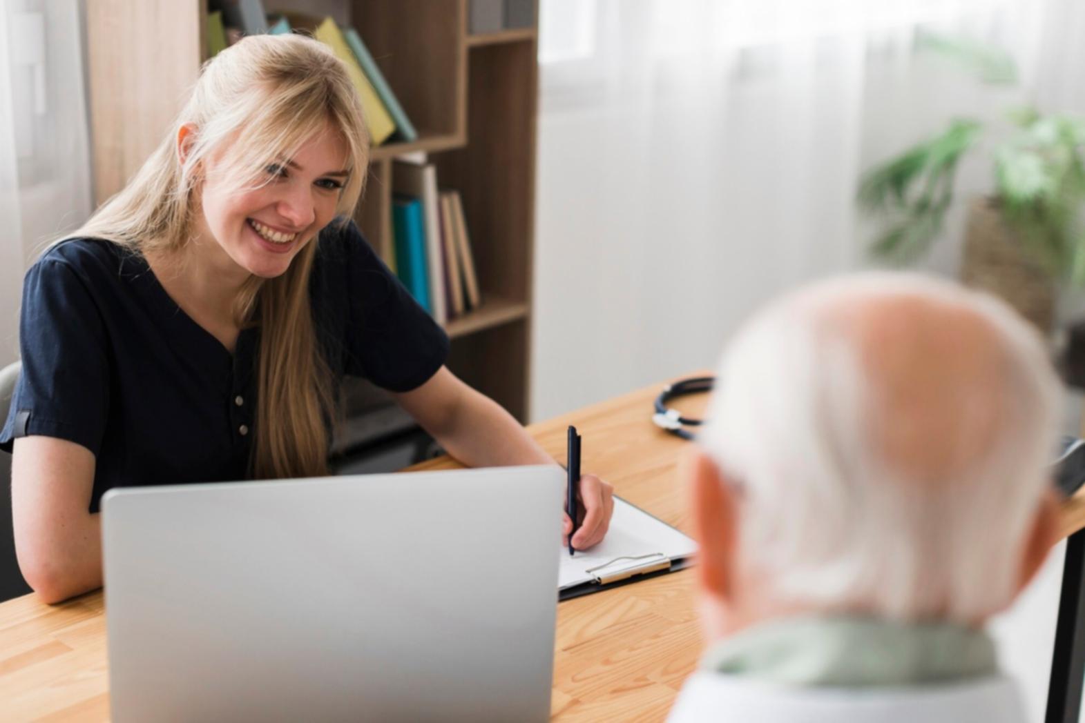 Ambiente di apprendimento per la scrittura comica con materiali didattici